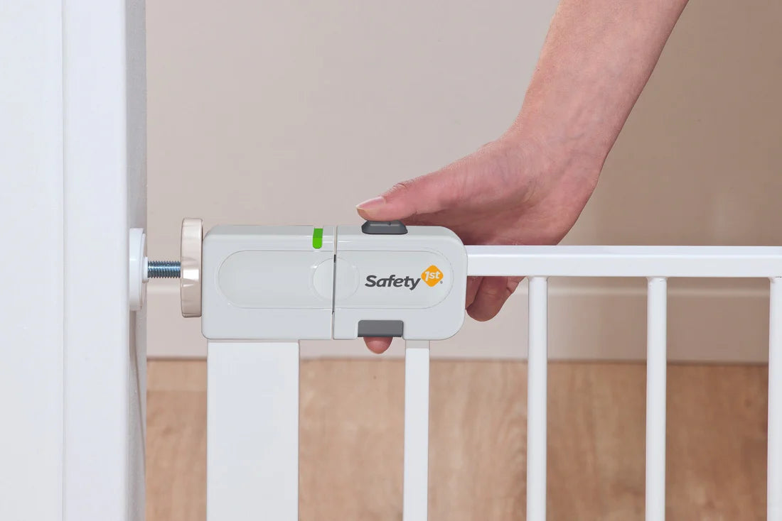 美國 SAFETY 1ST 金屬自動門欄